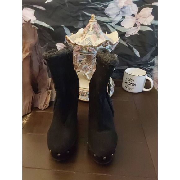 Trendy SHOEDAZZLE KAZI Black Faux Suede & Furry Shearling Ankle Boots Sz 8M - Picture 3 of 3